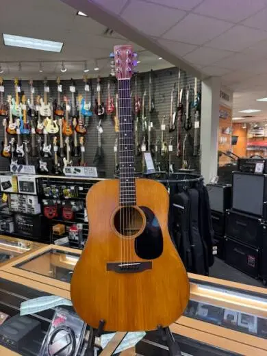 1967 Martin D18